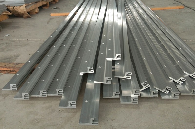 Aluminum alloy profile for rail transportation